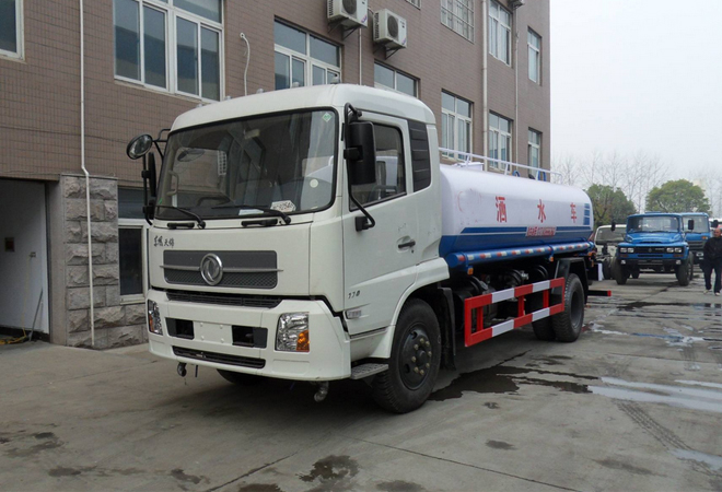 ����|�L���\8����ˮ܇