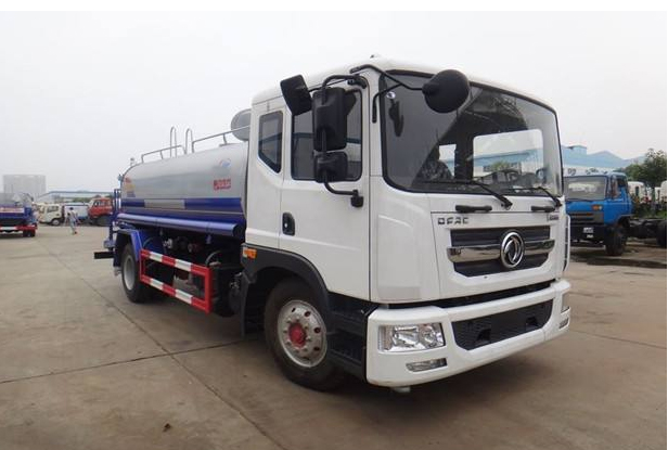 �|�L����˹10����ˮ܇